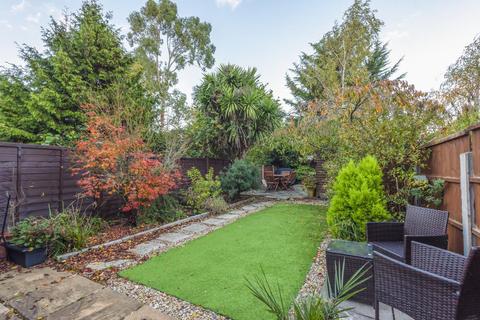 199 Alnwick Road, London, SE12 9BU