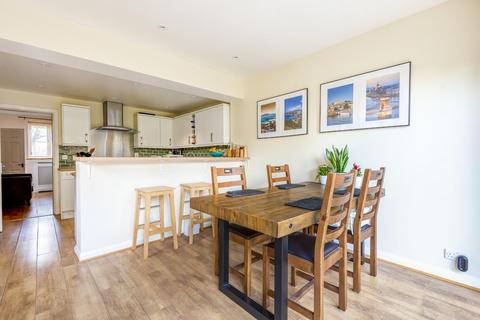 199 Alnwick Road, London, SE12 9BU