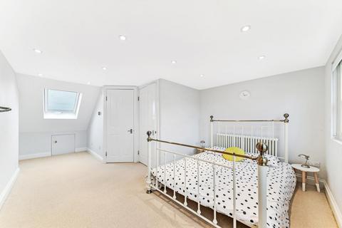 12 Riverview Grove, London, W4 3QJ
