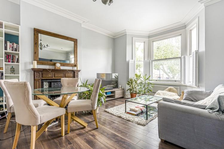 Marmora Road London SE22 2 bed apartment £1,650 pcm (£381 pw)