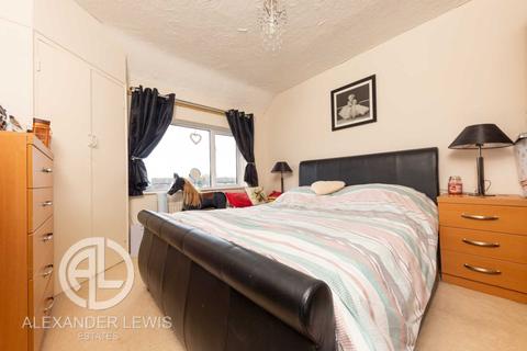 125 Mullway, Letchworth Garden City, SG6 4BG