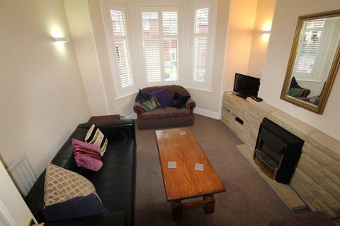 5 bedroom terraced house to rent, Manston Road, Exeter