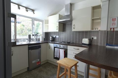 5 bedroom terraced house to rent, Manston Road, Exeter