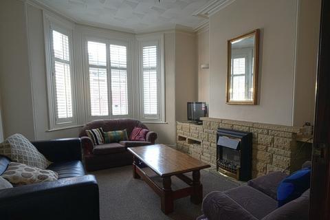 5 bedroom terraced house to rent, Manston Road, Exeter