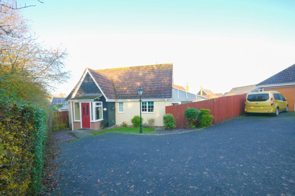 Potters Brook, Framlingham 2 bed detached bungalow £275,000