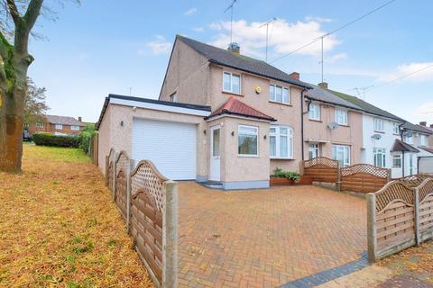 10 Broom Avenue, Orpington, BR5 3BS