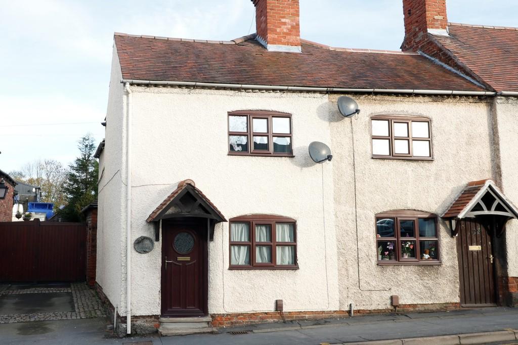 Wood Street, AshbydelaZouch 2 bed end of terrace house £155,000