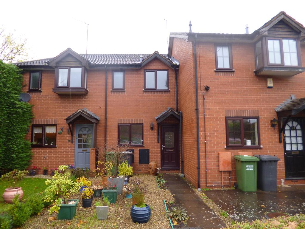 Millfield Gardens, Kidderminster... 2 bed terraced house £525 pcm (£