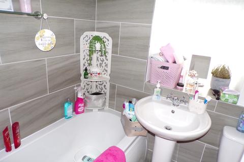 31 Green End, Clayton, Bradford, BD14 6BA