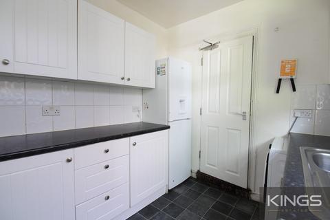 4 bedroom terraced house to rent, Livingstone Road, Southampton