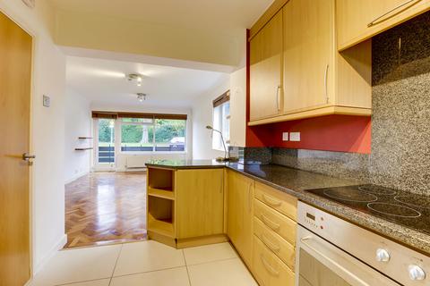 8 Cedar Drive, London, N2 0PS