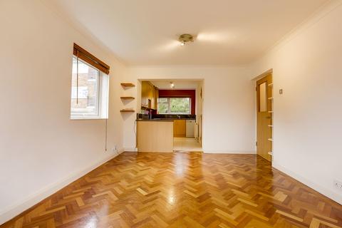 8 Cedar Drive, London, N2 0PS