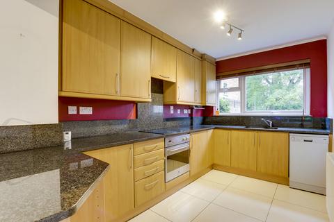 8 Cedar Drive, London, N2 0PS
