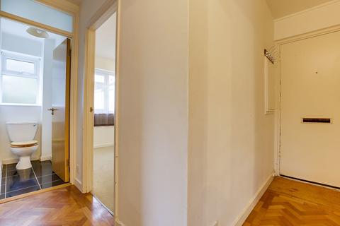 8 Cedar Drive, London, N2 0PS