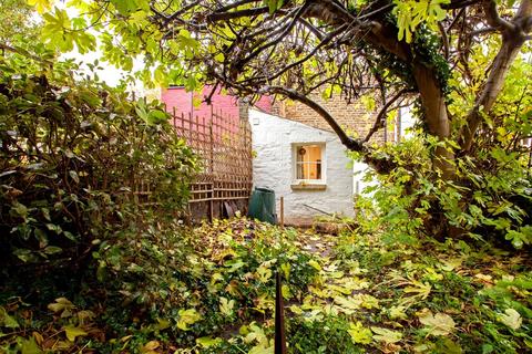 37 Hawksley Road, London, N16 0TL