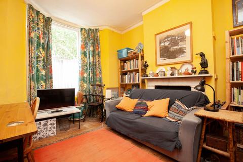 37 Hawksley Road, London, N16 0TL