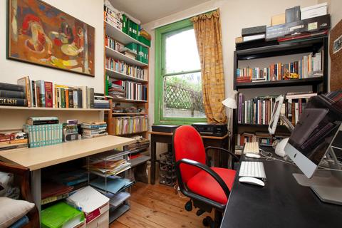 37 Hawksley Road, London, N16 0TL