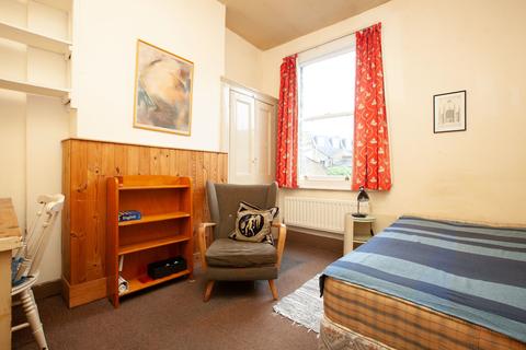 37 Hawksley Road, London, N16 0TL