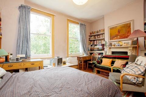 37 Hawksley Road, London, N16 0TL