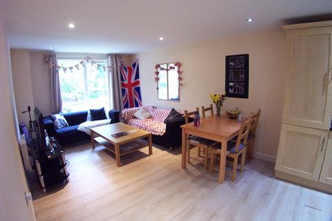 2 bedroom flat to rent, Rampart Road, Leeds
