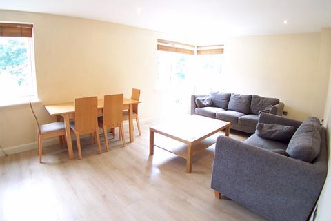 2 bedroom flat to rent, Rampart Road, Leeds