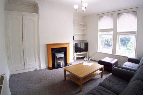 3 bedroom duplex to rent, St. Michaels Road, Leeds