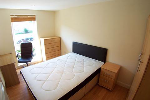 2 bedroom flat to rent, Rampart Road, Leeds