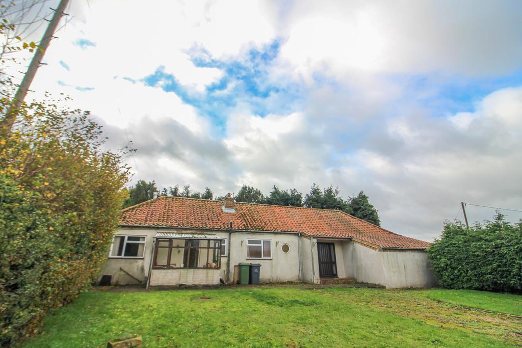 Elsing Road, North Tuddenham 2 bed detached bungalow £325,000