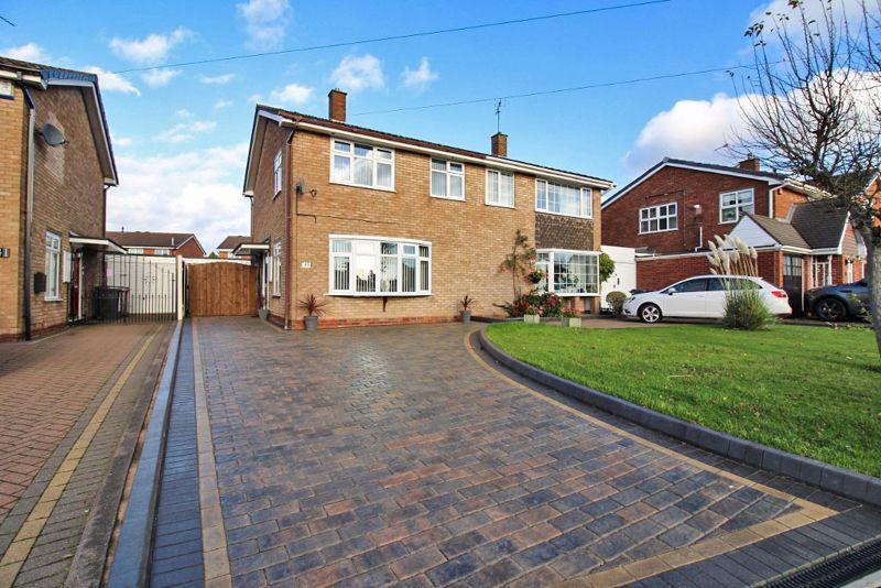 Beccles Drive, Willenhall 3 bed semidetached house £199,950