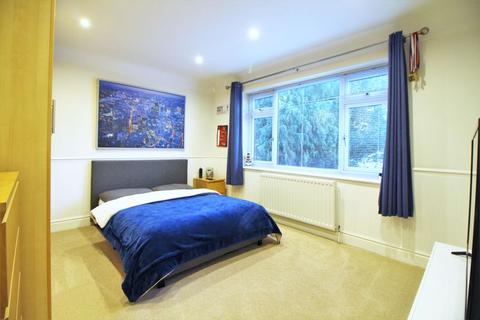 6 Oldfield Way, Wirral, CH60 6RG