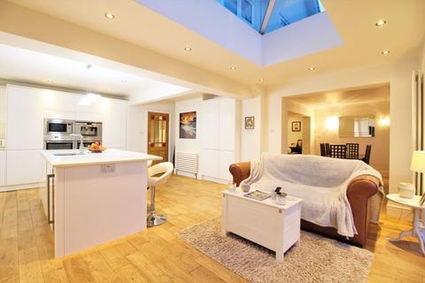 6 Oldfield Way, Wirral, CH60 6RG