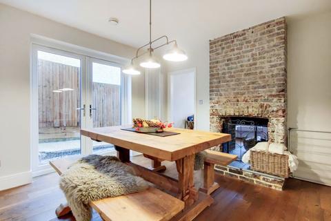 103 Godstone Road, Kenley, CR8 5BD