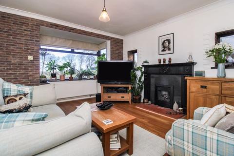 63 Armshead Road, Werrington, Stoke-on-trent, ST9 0EG
