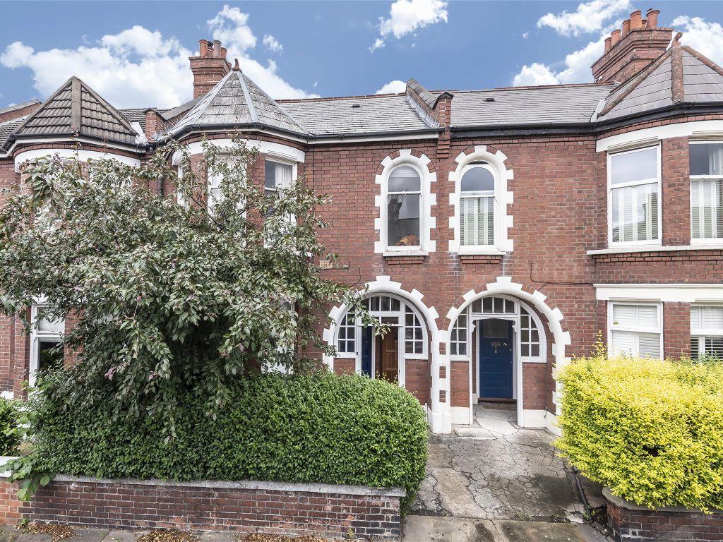 Fieldhouse Road, Balham, SW12 1 bed in a house share £1,900 pcm (£438 pw)