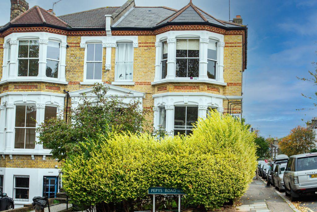 Pepys Rd, New Cross, London SE14 2 Bed Flat - £385,000