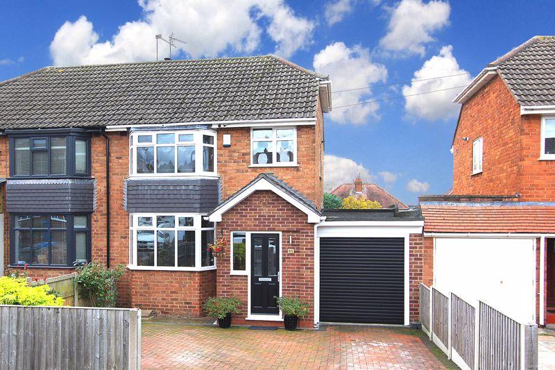 WOMBOURNE, Wombourne Park 3 bed semidetached house £259,950