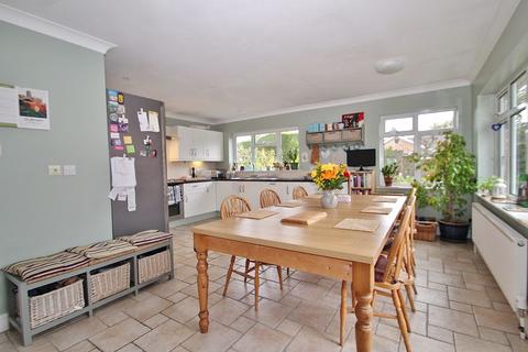 16 Parklands, Freeland, Witney, OX29 8HX