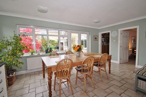 16 Parklands, Freeland, Witney, OX29 8HX