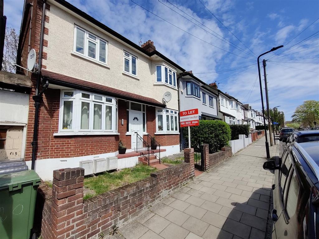 Glencairn Road, SW16 2 bed flat £1,200 pcm (£277 pw)