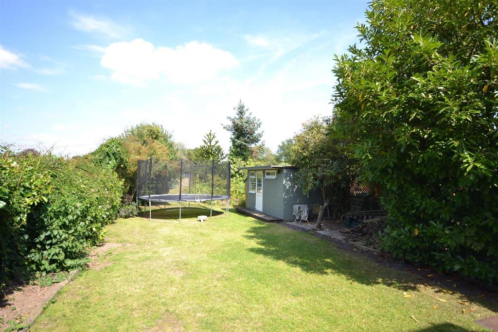 Lingwood Close, Danbury 3 bed house £425,000