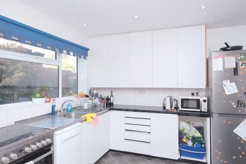 6 Barrow Close, Brighton, BN1 7FL