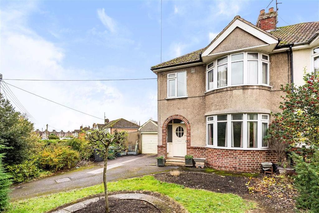 Langley Road, Chippenham, Wiltshire 3 bed house £180,000