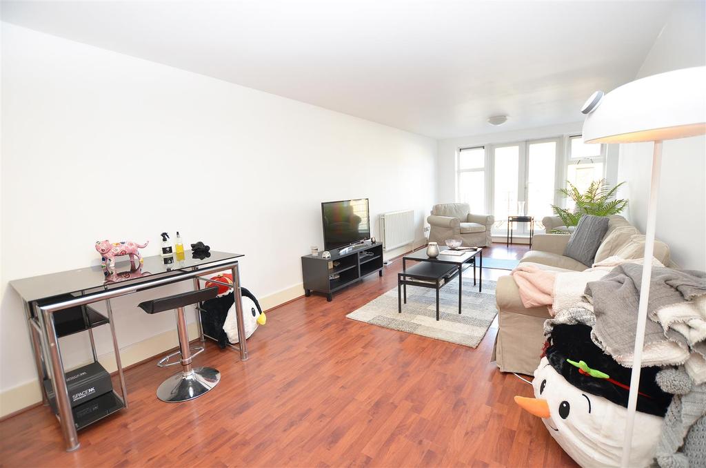 Charter Quay, Kingston Upon Thames 1 bed apartment £1,450 pcm (£335 pw)