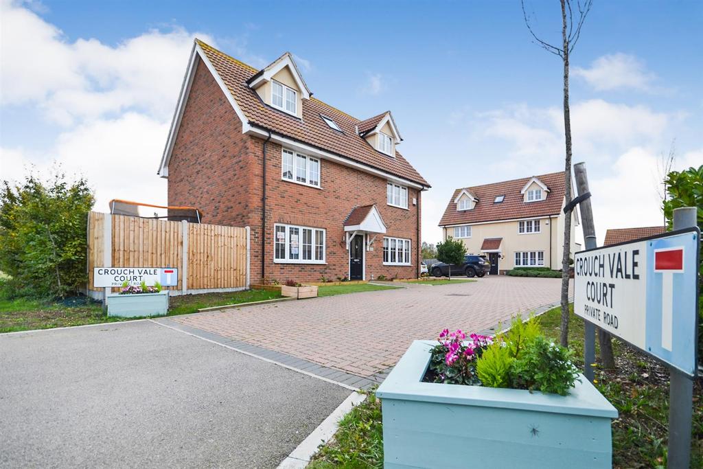Crouch Vale Court, Latchingdon 5 bed detached house £600,000