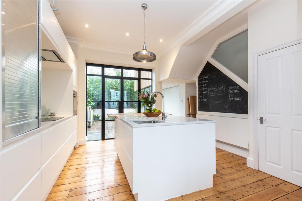 St. Annes Crescent, Lewes 5 bed terraced house £850,000