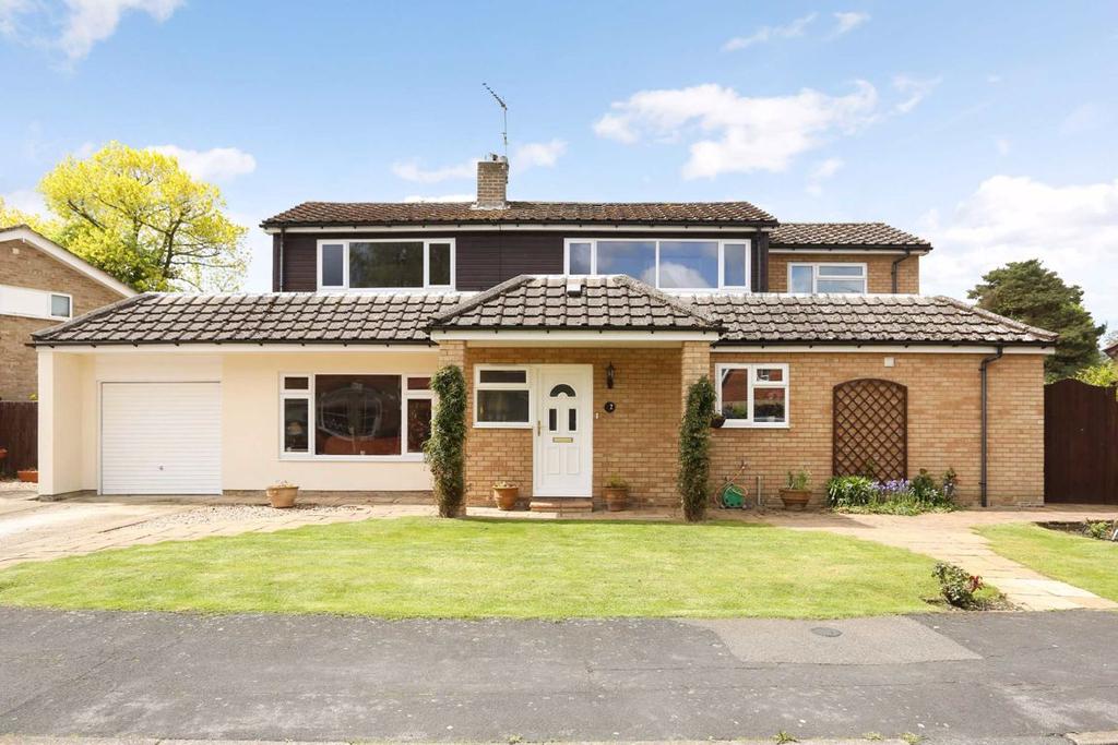Glynswood, Boundstone, Farnham 5 bed detached house £985,000