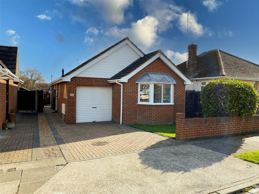 Linden Avenue, Herne Bay 2 bed detached bungalow £400,000