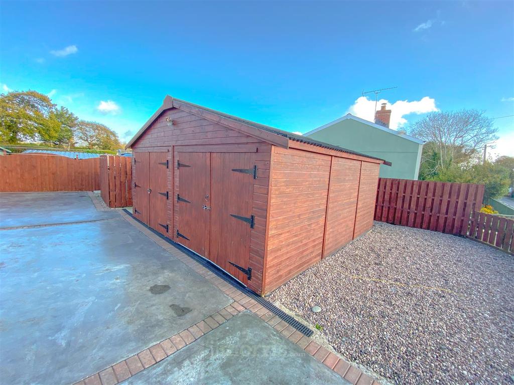 Timber Shed/Garage/Dog Kennel