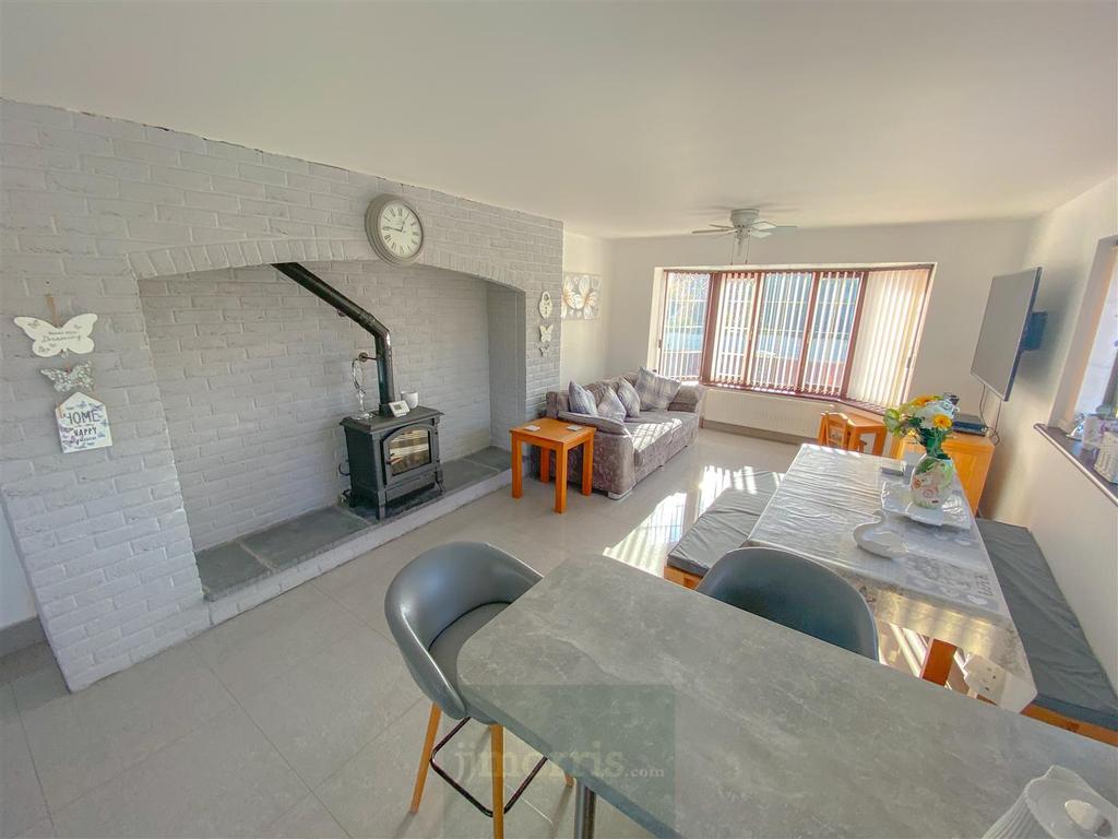 Kitchen/Dining/Family Room