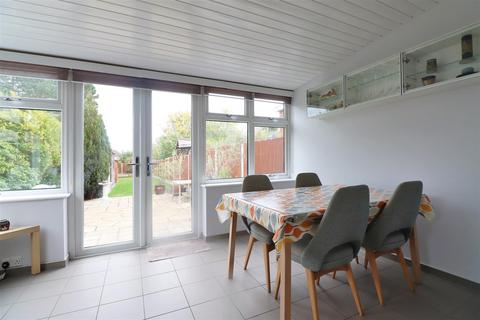 15 Cowper Close, Welling, DA16 2JT